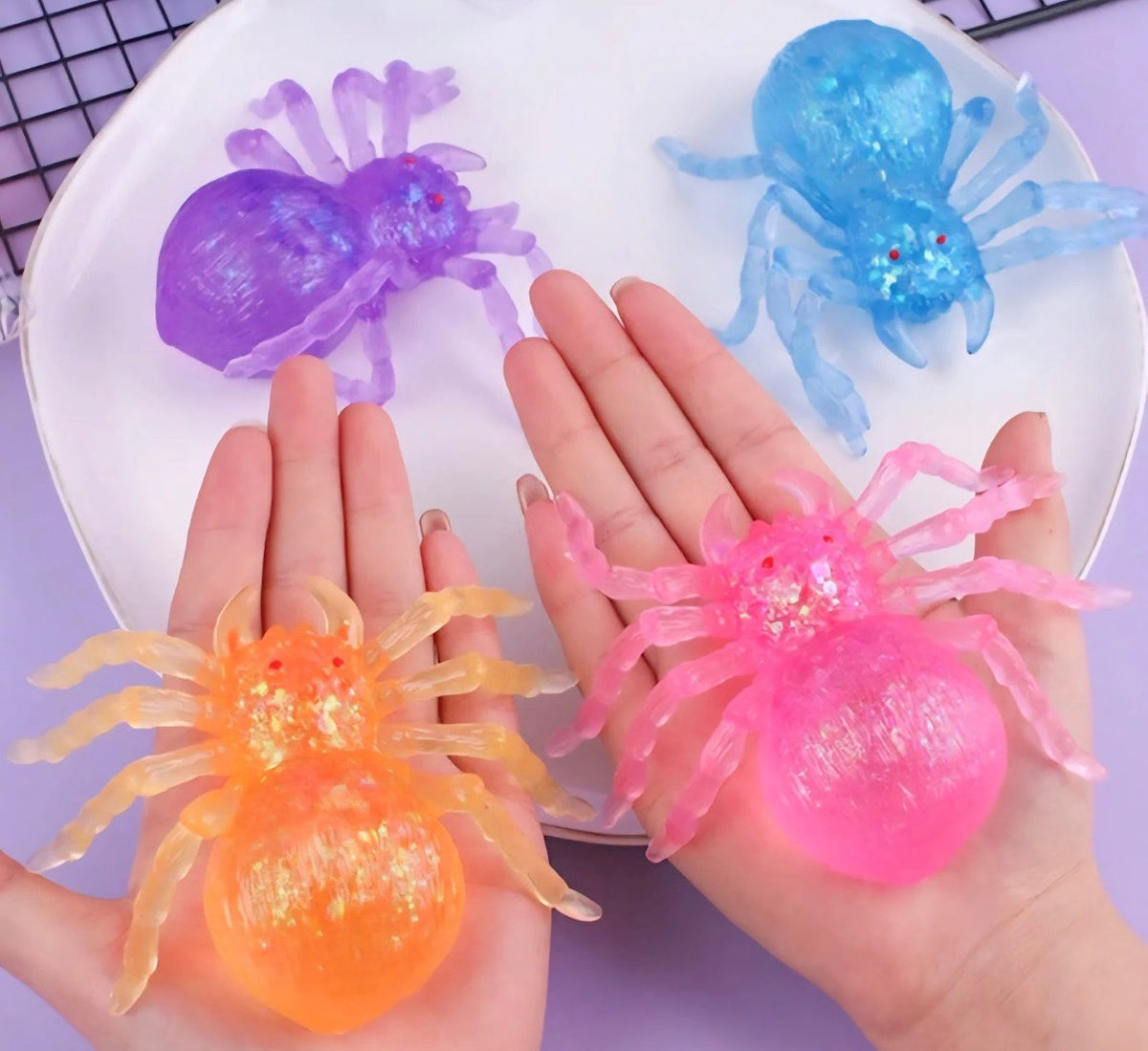 Spider-shaped squishy toy