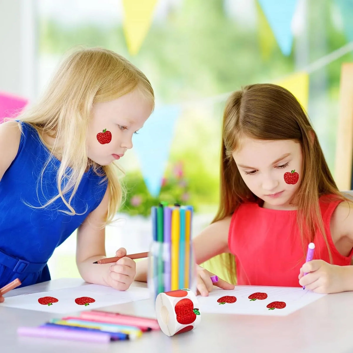 Red Apple Christmas Party Sticker Roll — 500 Festive Decals